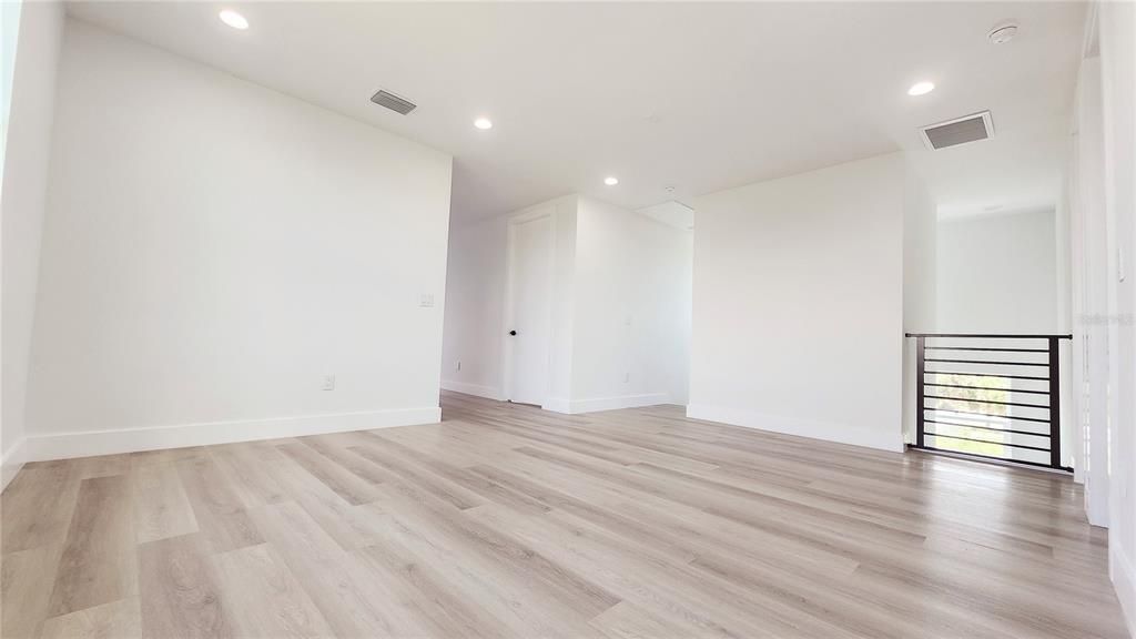 For Sale: $1,150,000 (4 beds, 3 baths, 2900 Square Feet)