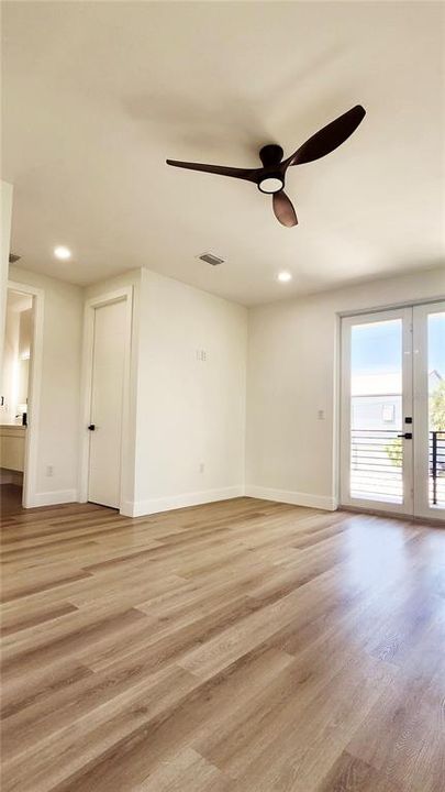 For Sale: $1,150,000 (4 beds, 3 baths, 2900 Square Feet)