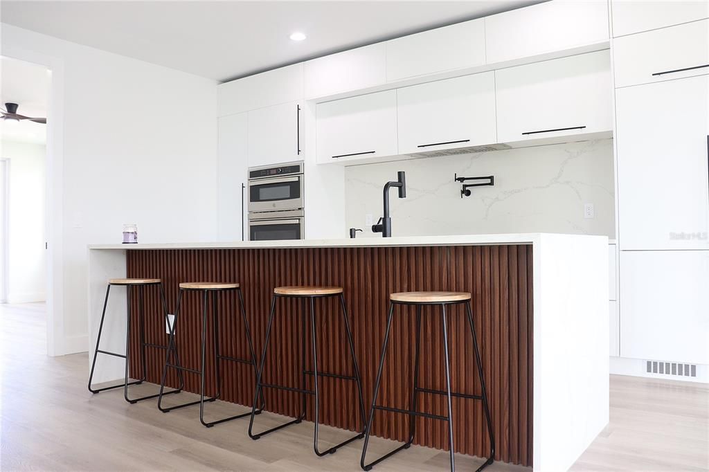 For Sale: $1,150,000 (4 beds, 3 baths, 2900 Square Feet)