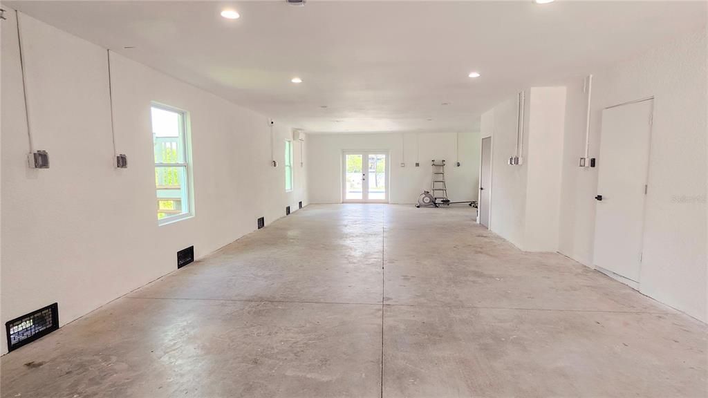 For Sale: $1,150,000 (4 beds, 3 baths, 2900 Square Feet)