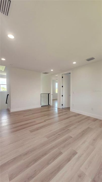 For Sale: $1,150,000 (4 beds, 3 baths, 2900 Square Feet)