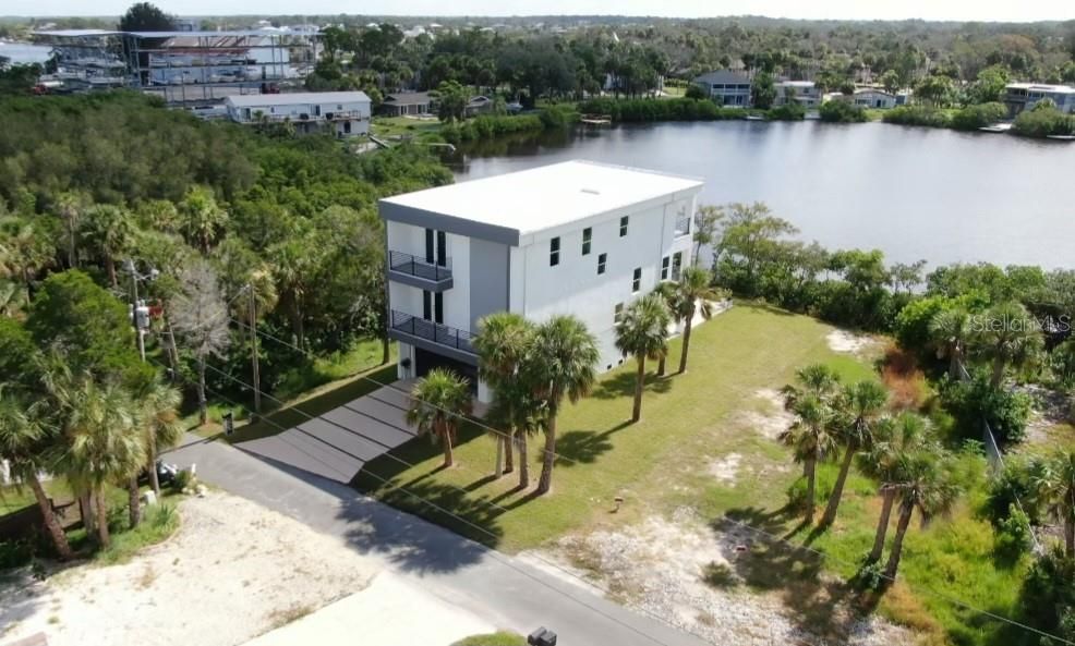 For Sale: $1,150,000 (4 beds, 3 baths, 2900 Square Feet)