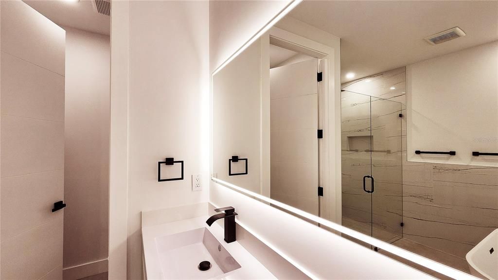 For Sale: $1,150,000 (4 beds, 3 baths, 2900 Square Feet)