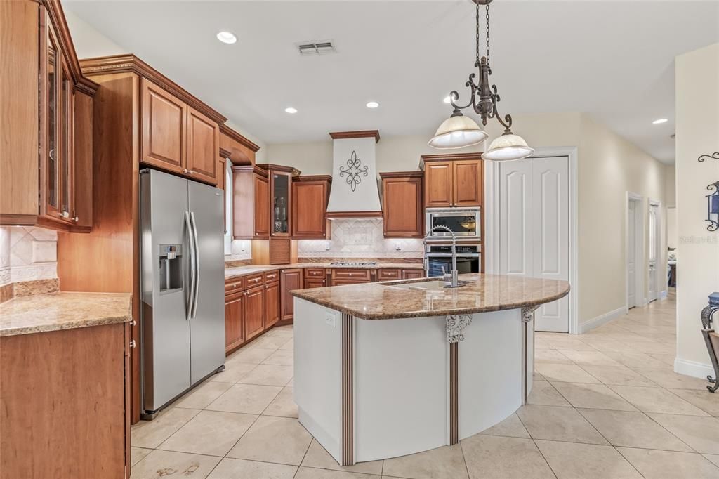 На продажу: $694,999 (3 спален, 2 ванн, 2748 Квадратных фут)