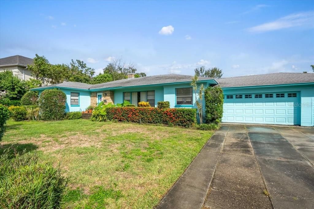 En Venta: $2,200,000 (0.32 acres)