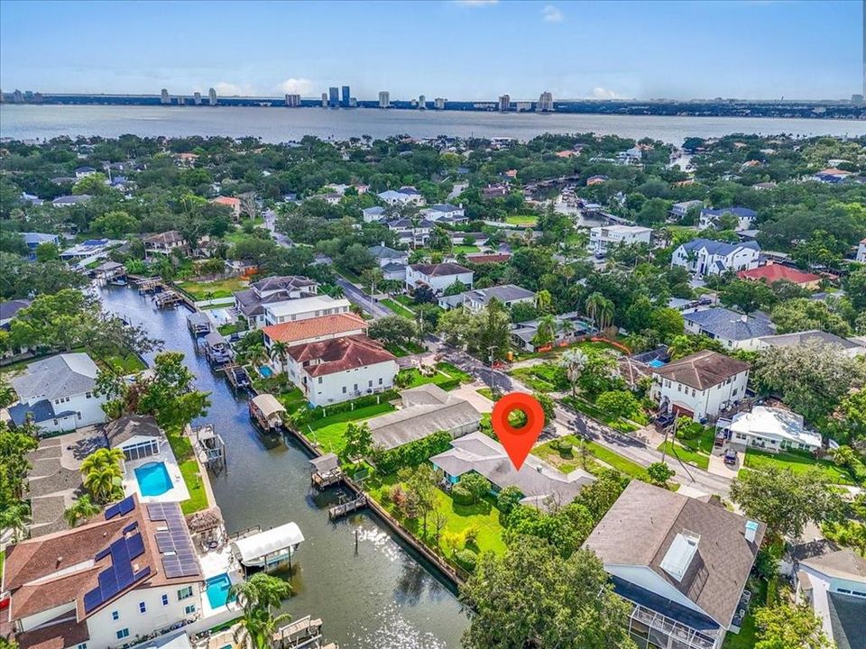 En Venta: $2,200,000 (0.32 acres)