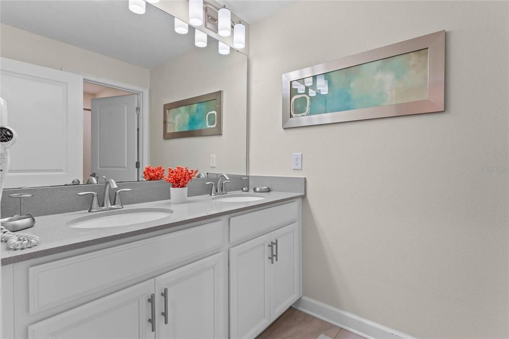 For Sale: $495,000 (4 beds, 3 baths, 1914 Square Feet)