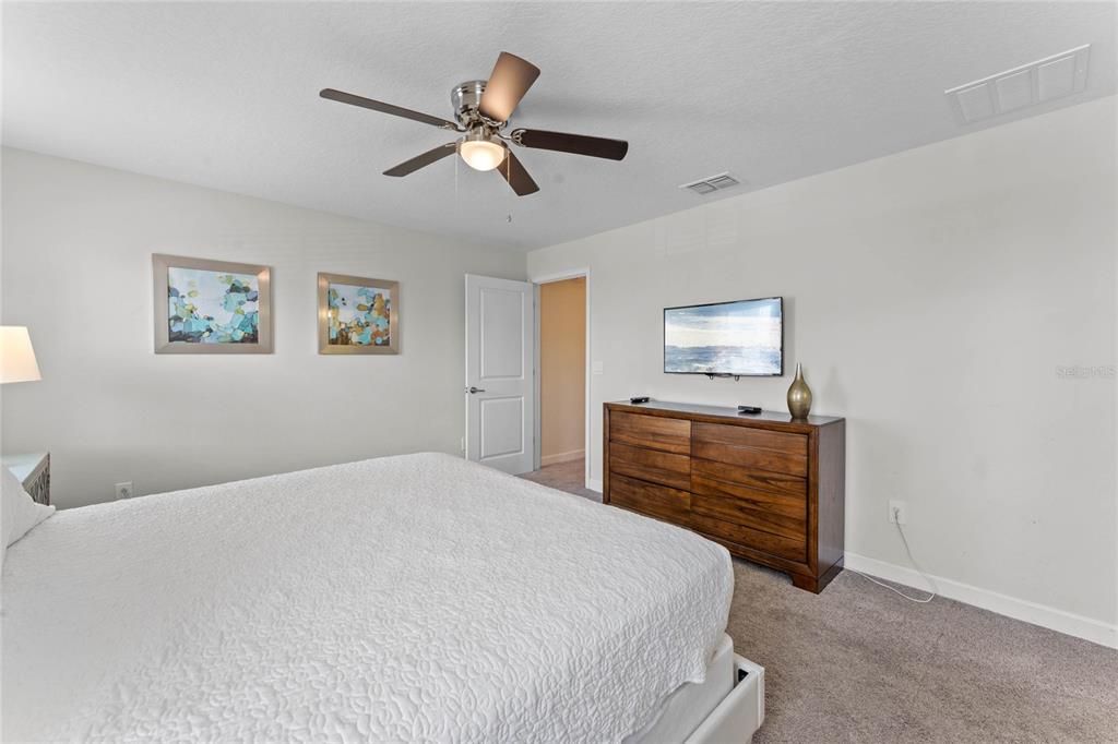 For Sale: $495,000 (4 beds, 3 baths, 1914 Square Feet)