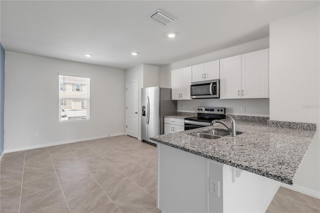 For Rent: $2,250 (3 beds, 2 baths, 1840 Square Feet)