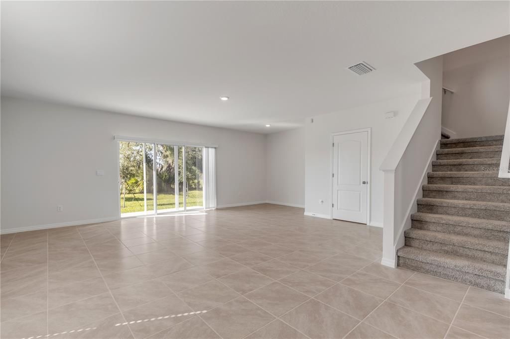 For Rent: $2,250 (3 beds, 2 baths, 1840 Square Feet)