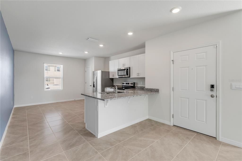 For Rent: $2,250 (3 beds, 2 baths, 1840 Square Feet)