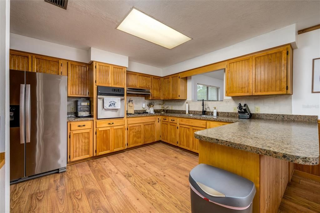 На продажу: $418,000 (3 спален, 2 ванн, 2384 Квадратных фут)