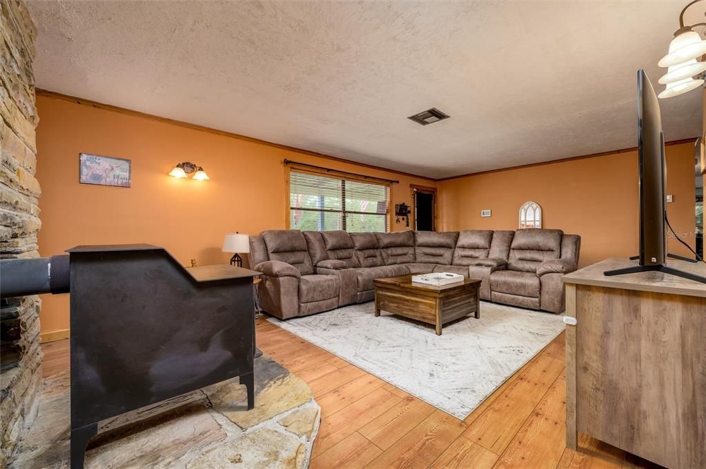 На продажу: $418,000 (3 спален, 2 ванн, 2384 Квадратных фут)