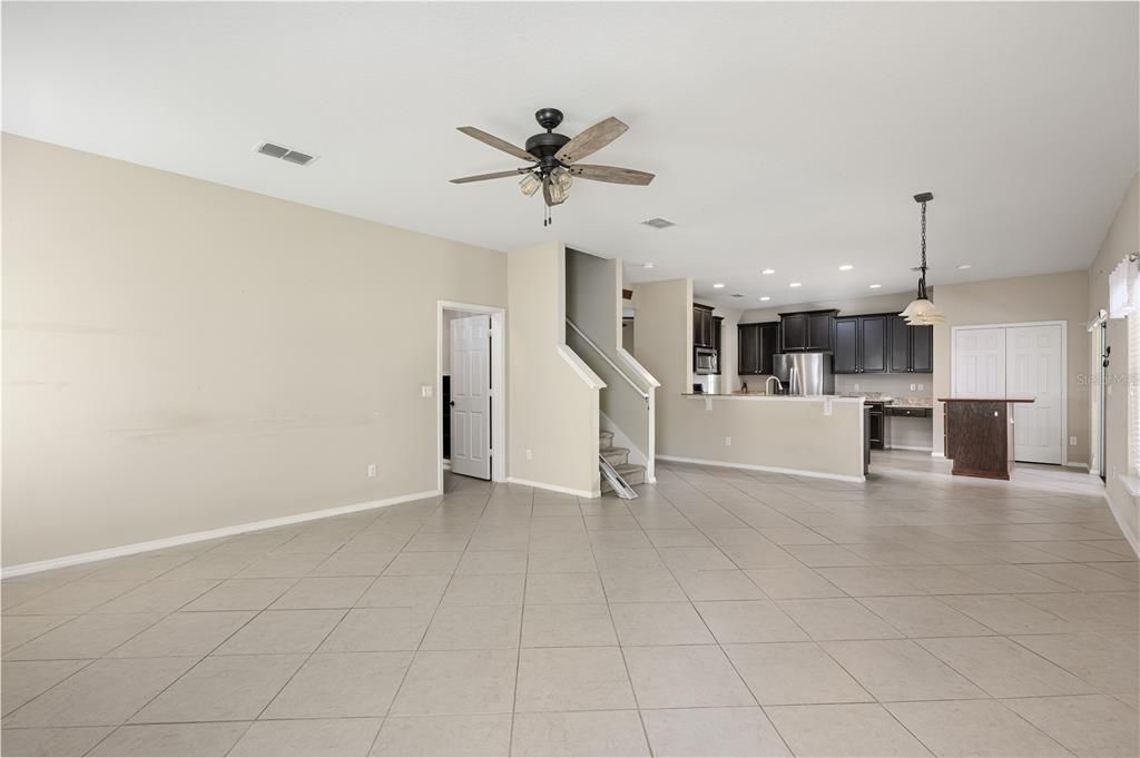 待售: $535,000 (6 贝兹, 4 浴室, 3499 平方英尺)