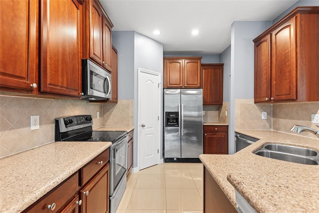 Active With Contract: $2,150 (3 beds, 2 baths, 1864 Square Feet)