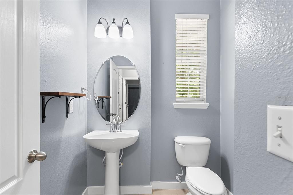 Active With Contract: $2,150 (3 beds, 2 baths, 1864 Square Feet)