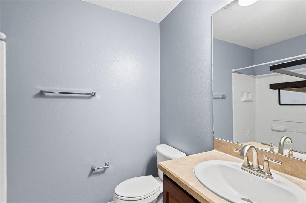 Active With Contract: $2,150 (3 beds, 2 baths, 1864 Square Feet)