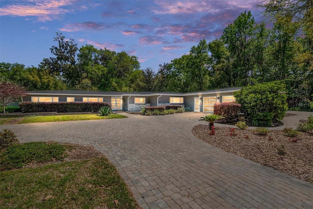 Recently Sold: $1,289,000 (5 beds, 3 baths, 2865 Square Feet)