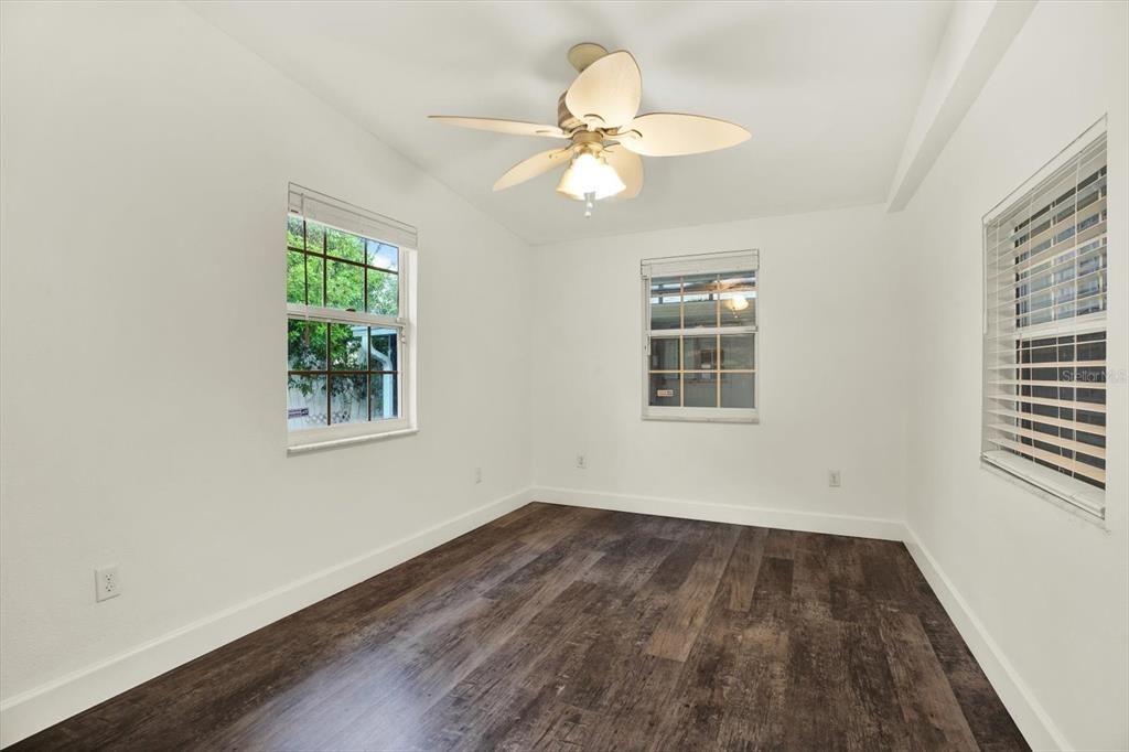 En Venta: $699,000 (2 camas, 2 baños, 1940 Pies cuadrados)