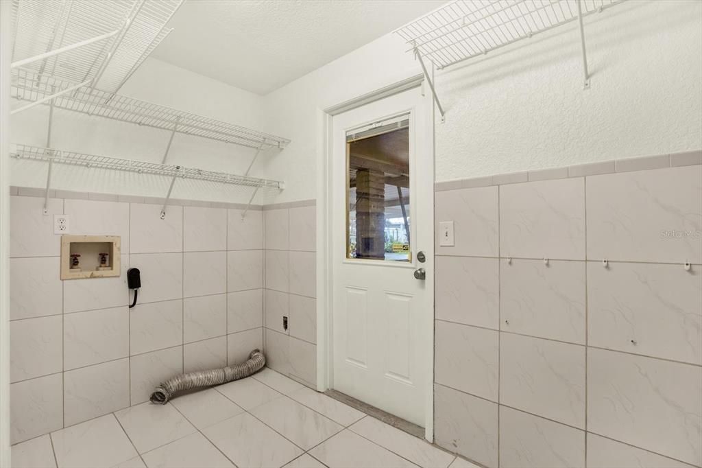 En Venta: $699,000 (2 camas, 2 baños, 1940 Pies cuadrados)