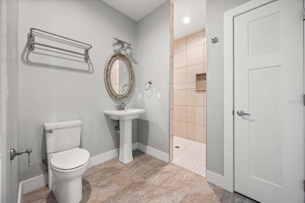 Active With Contract: $1,325,000 (4 beds, 4 baths, 3914 Square Feet)