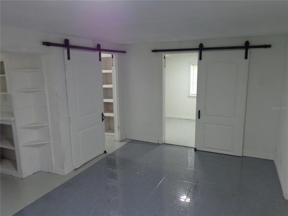 待售: $152,700 (2 贝兹, 1 浴室, 963 平方英尺)