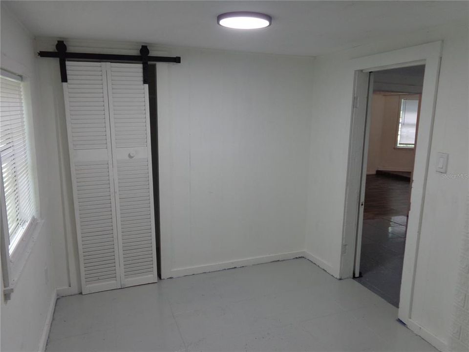 待售: $152,700 (2 贝兹, 1 浴室, 963 平方英尺)