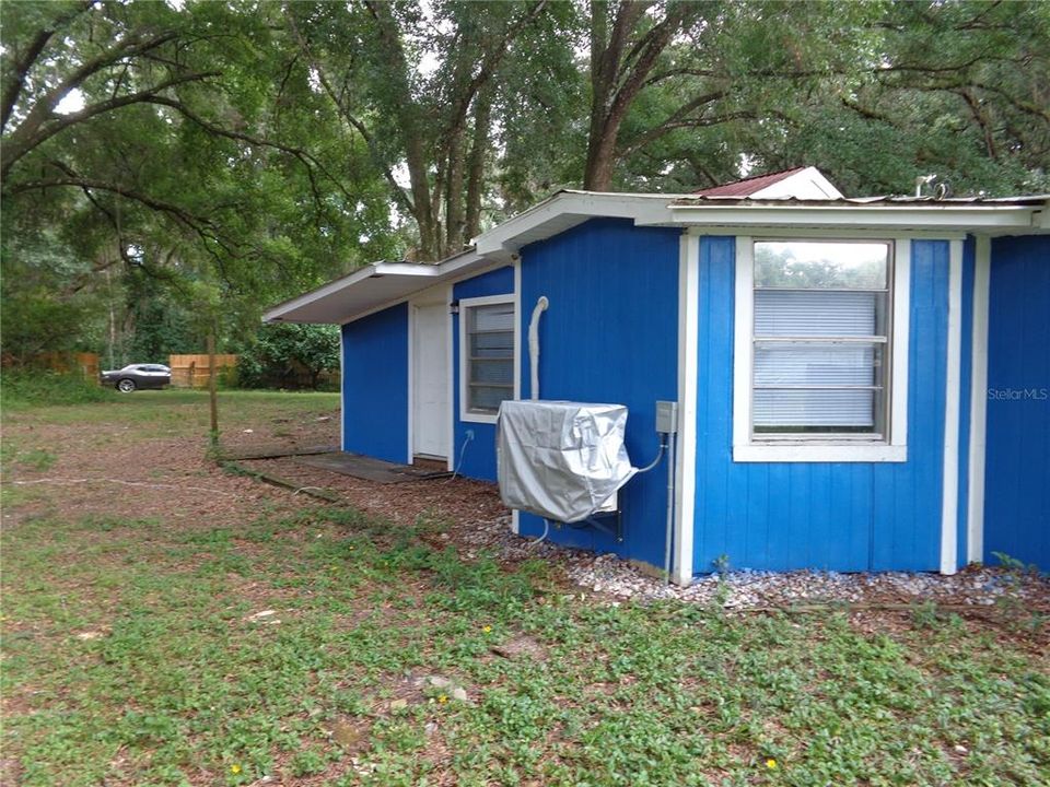 待售: $152,700 (2 贝兹, 1 浴室, 963 平方英尺)