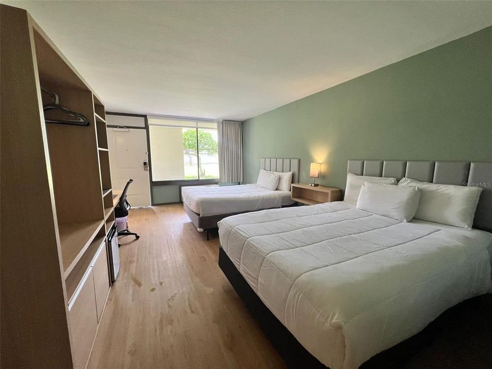 合同活跃: $90,000 (1 贝兹, 1 浴室, 325 平方英尺)