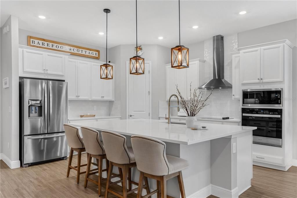 Под контрактом: $599,000 (5 спален, 3 ванн, 2995 Квадратных фут)