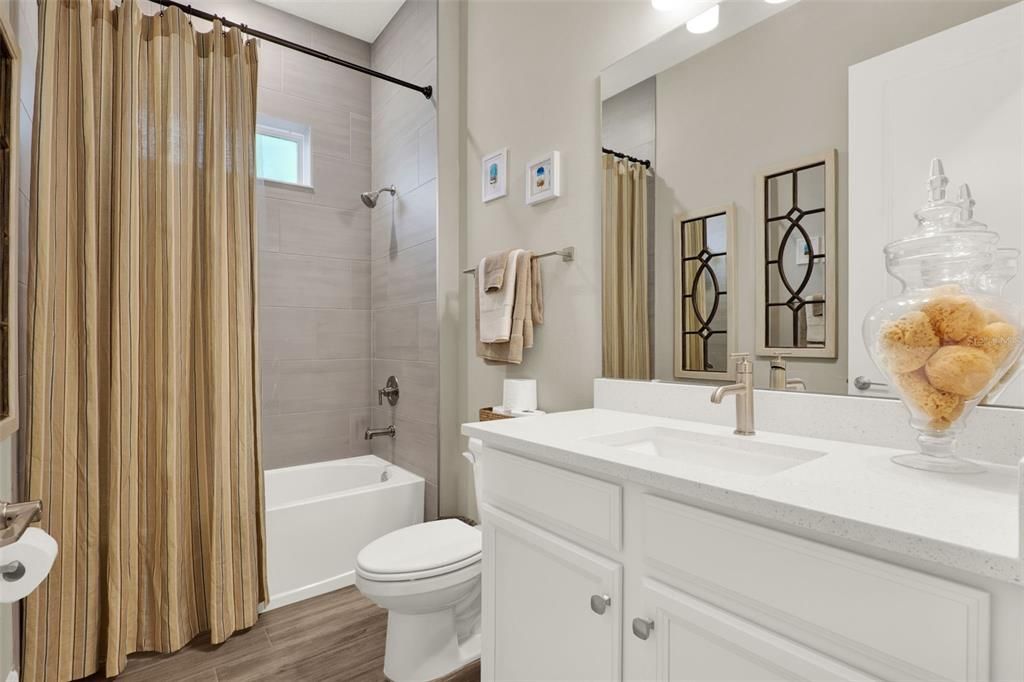 Под контрактом: $599,000 (5 спален, 3 ванн, 2995 Квадратных фут)