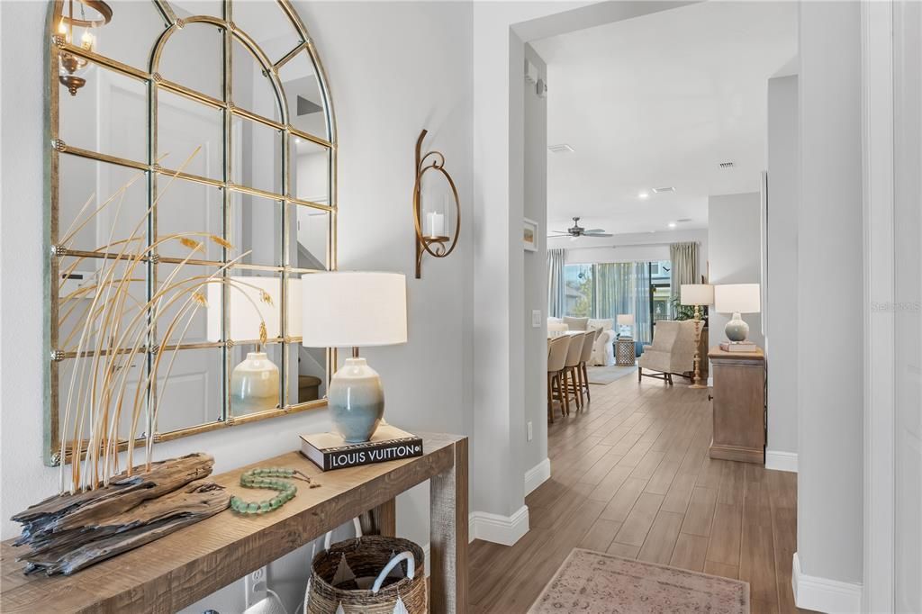 Под контрактом: $599,000 (5 спален, 3 ванн, 2995 Квадратных фут)