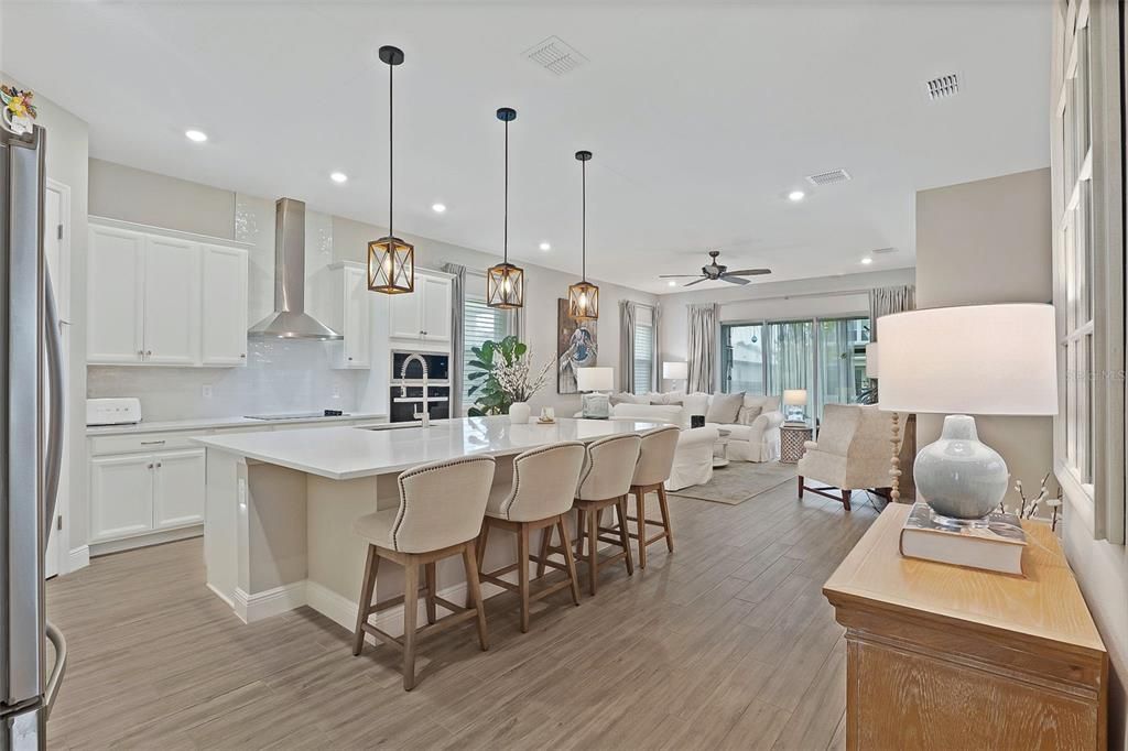 Под контрактом: $599,000 (5 спален, 3 ванн, 2995 Квадратных фут)