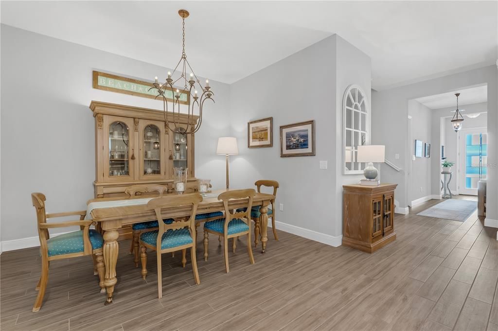 Под контрактом: $599,000 (5 спален, 3 ванн, 2995 Квадратных фут)