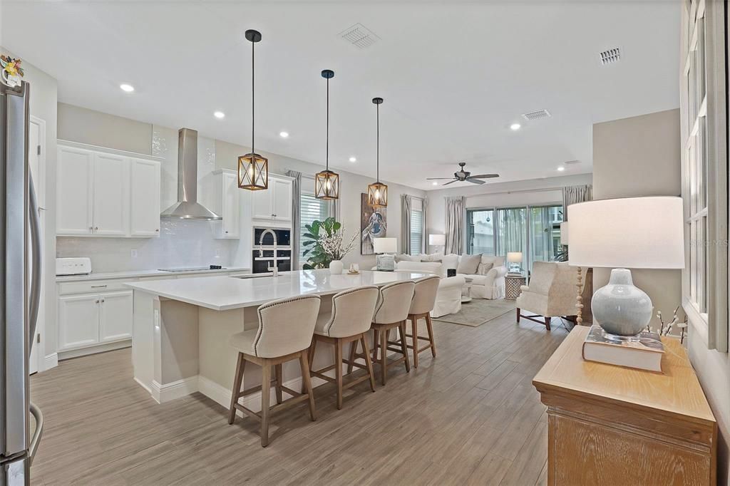 Под контрактом: $599,000 (5 спален, 3 ванн, 2995 Квадратных фут)