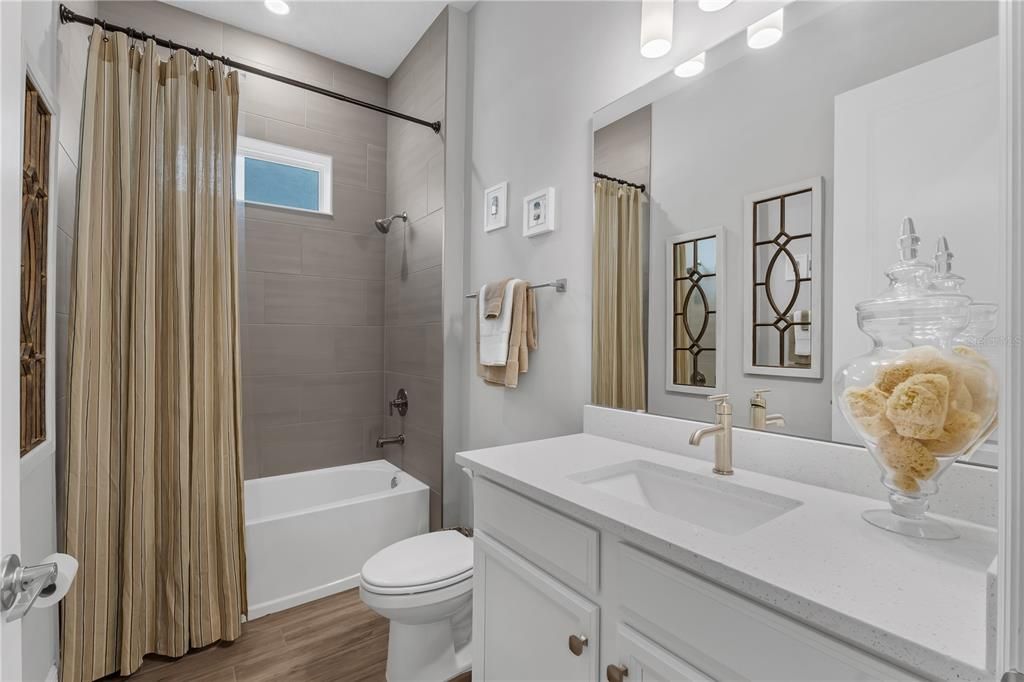 Под контрактом: $599,000 (5 спален, 3 ванн, 2995 Квадратных фут)