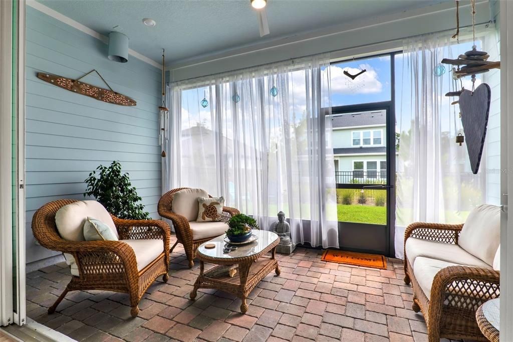 Под контрактом: $599,000 (5 спален, 3 ванн, 2995 Квадратных фут)