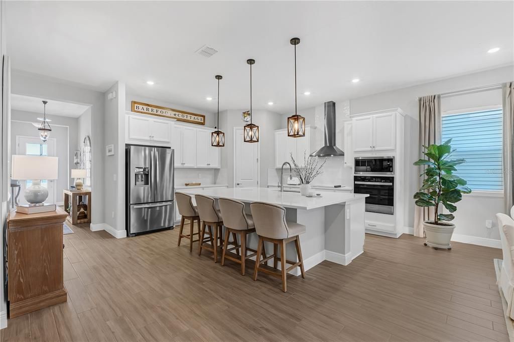 Под контрактом: $599,000 (5 спален, 3 ванн, 2995 Квадратных фут)