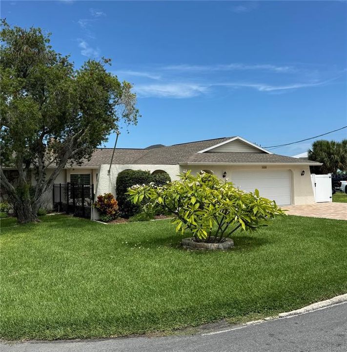 Active With Contract: $530,000 (3 beds, 2 baths, 1644 Square Feet)