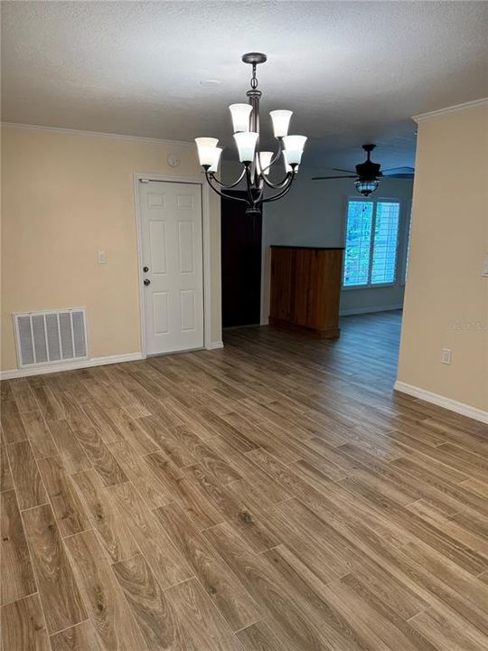 Active With Contract: $530,000 (3 beds, 2 baths, 1644 Square Feet)