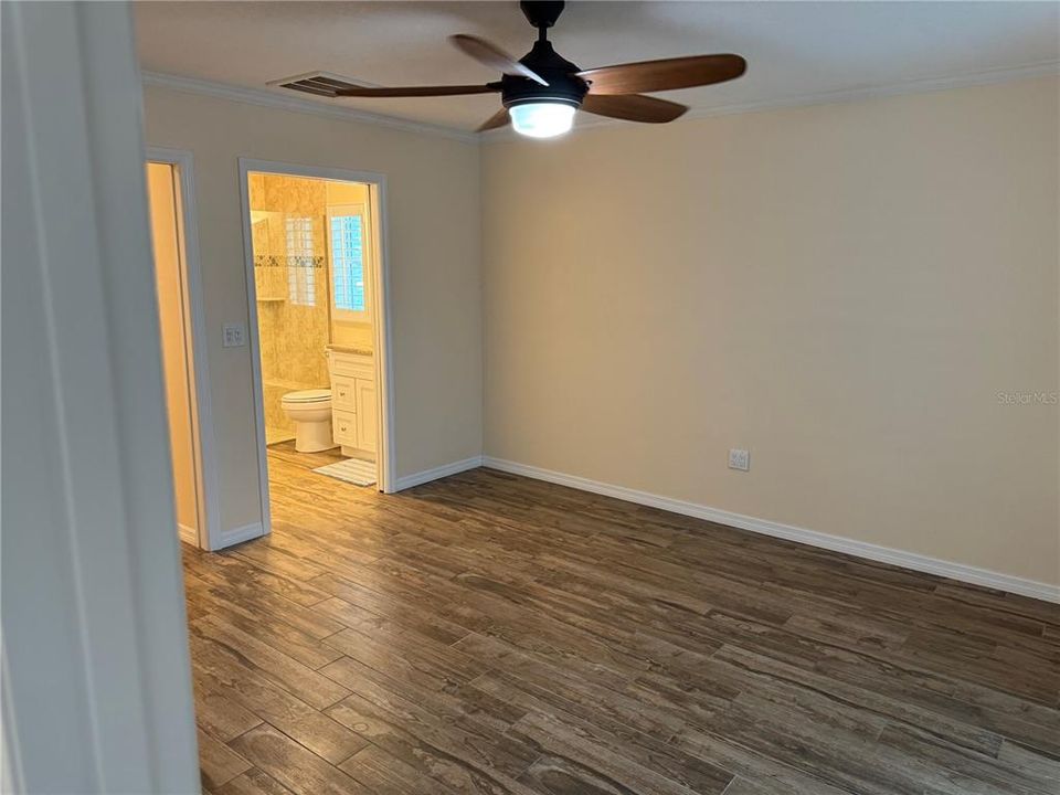 Active With Contract: $530,000 (3 beds, 2 baths, 1644 Square Feet)
