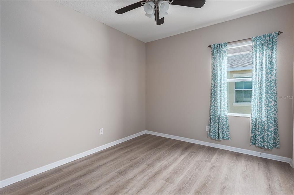 На продажу: $269,000 (3 спален, 2 ванн, 1585 Квадратных фут)