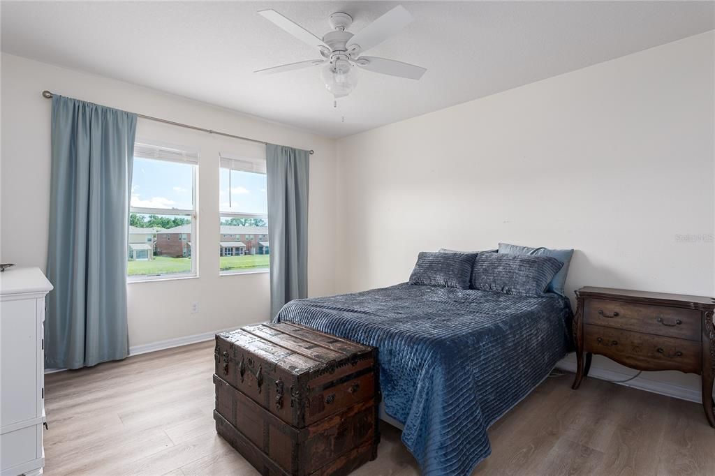 На продажу: $269,000 (3 спален, 2 ванн, 1585 Квадратных фут)