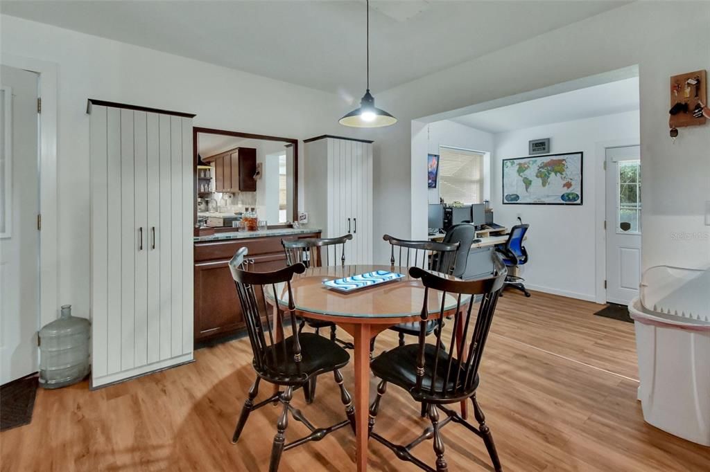 En Venta: $449,000 (3 camas, 2 baños, 1040 Pies cuadrados)