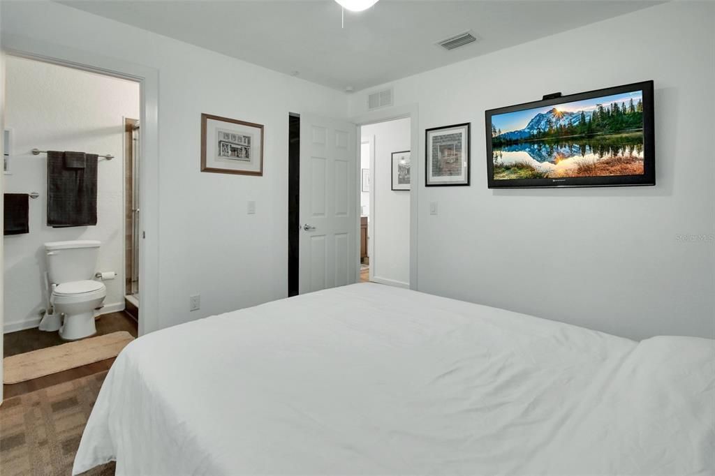 En Venta: $449,000 (3 camas, 2 baños, 1040 Pies cuadrados)