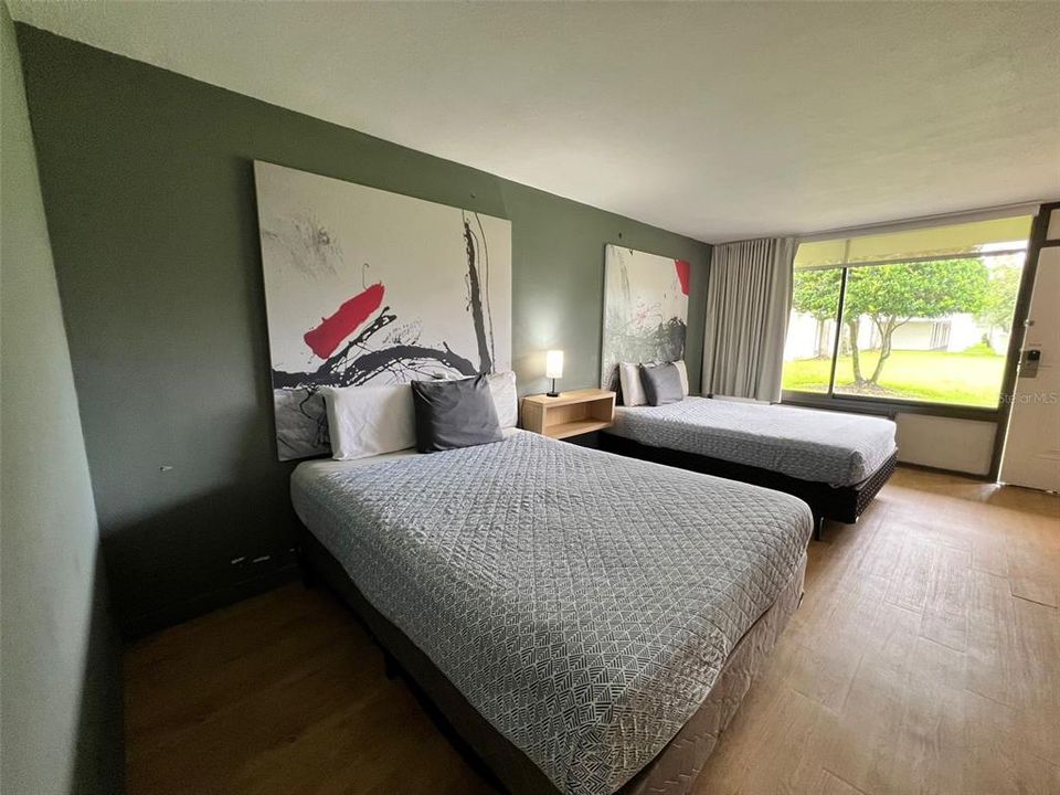 На продажу: $90,000 (1 спален, 1 ванн, 325 Квадратных фут)