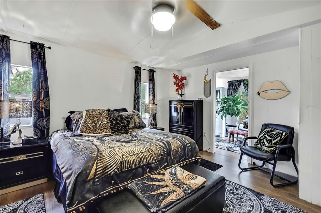 На продажу: $160,000 (2 спален, 2 ванн, 1134 Квадратных фут)