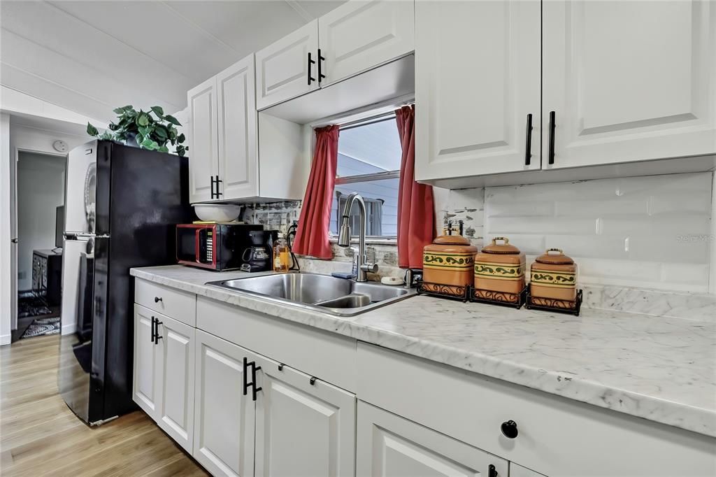 На продажу: $160,000 (2 спален, 2 ванн, 1134 Квадратных фут)