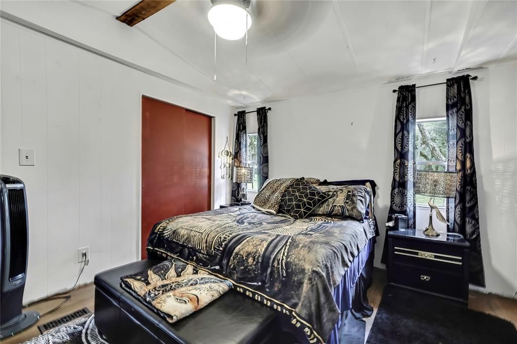 На продажу: $160,000 (2 спален, 2 ванн, 1134 Квадратных фут)