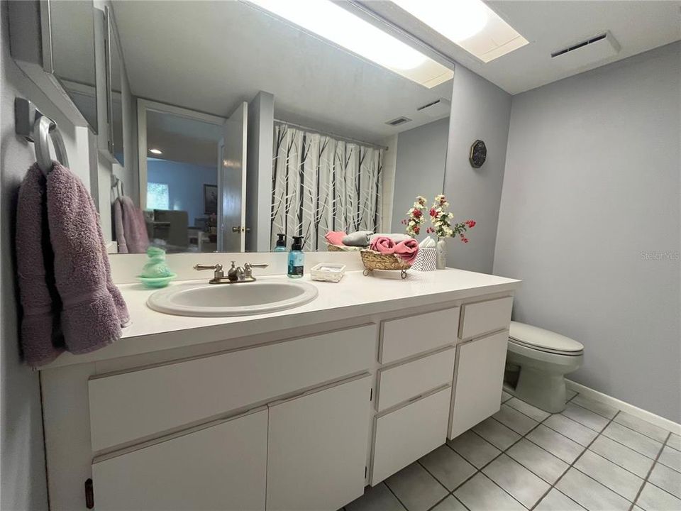 На продажу: $179,999 (2 спален, 2 ванн, 1318 Квадратных фут)